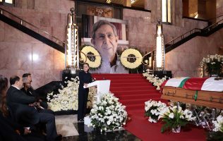 Sheinbaum-alta-durante-homenaje-3